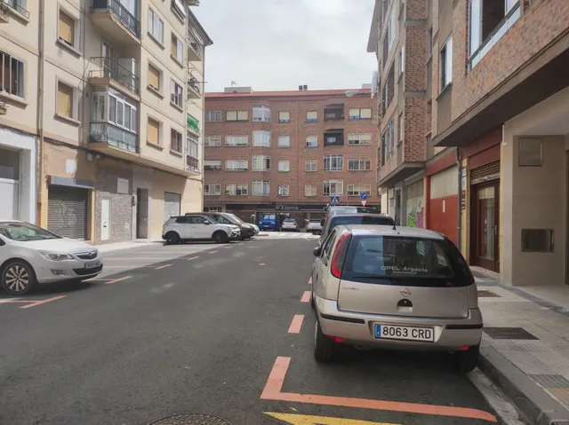 VENTA PLAZA GARAJE ROCHAPEA - foto 2