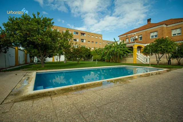 CHALET INDEPENDIENTE JUNTO AL VIEJO VIVERO EN BADAJOZ — 38
