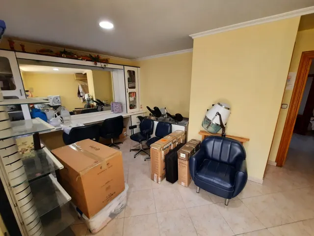CASA CON PLANTA BAJA, PRIMERA ALTURA Y CAMARAS — 20