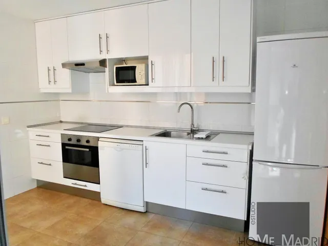 ESTUDIO HOME MADRID OFRECE vivienda de 80m2, en edificio del - foto 3