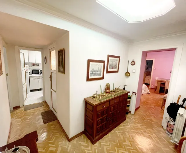 Piso en Calle Jose Villena — 24