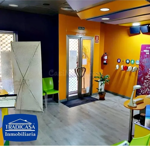 ¡EXCELENTE LOCAL COMERCIAL EN VENTA EN EL CENTRO DE CÁDIZ! — 2