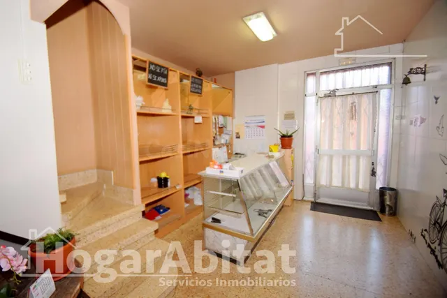 MAGNIFICA CASA CON TERRAZA Y LOCAL COMERCIAL EN EL CENTRO — 5