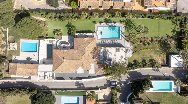 Chalet 6 habitaciones 750m² en venta - Costa Del Sol - foto 5