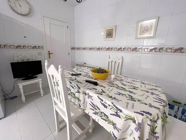 ¡CHICAS ESTUDIANTES! ÚLTIMA HABITACIÓN EN CHALET A COMPARTIR - foto 5