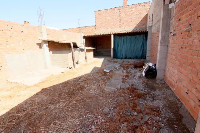 Solar cerrado zona el valle — 7