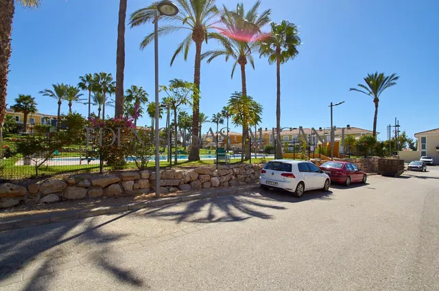 REF: 01525 ADOSADO BONALBA GOLF — 33