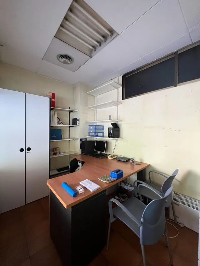 DESTACABLE Y PECULIAR LOCAL en VENTA o ALQUILER en Martorell. — 5