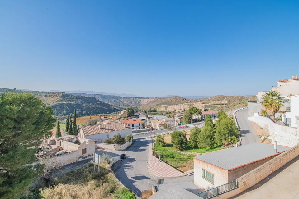 EDIFICIO EN VENTA EN MORALEDA DE ZAFAYONA