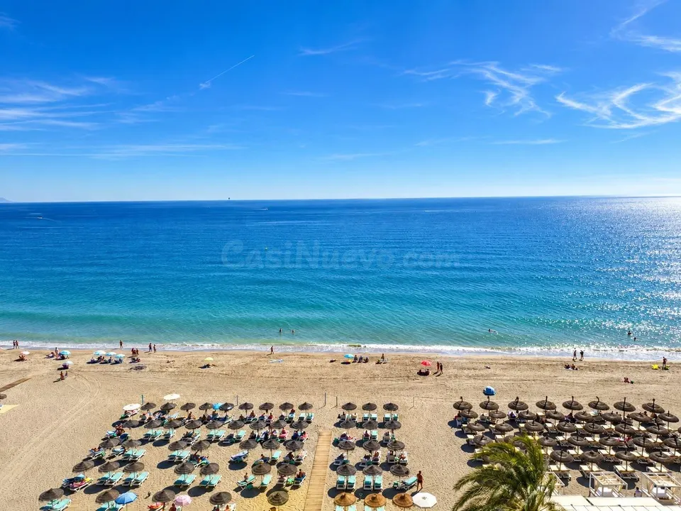 Exclusivo piso de lujo recién reformado en primera línea de playa – Fuengirola