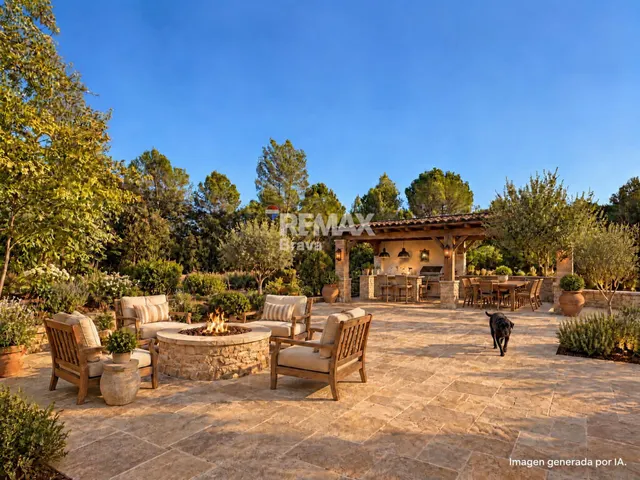 Sarrià de Ter (Girona) | Masía tradicional catalana para rehabilitar con finca rústica de 7.878 m2 — 7