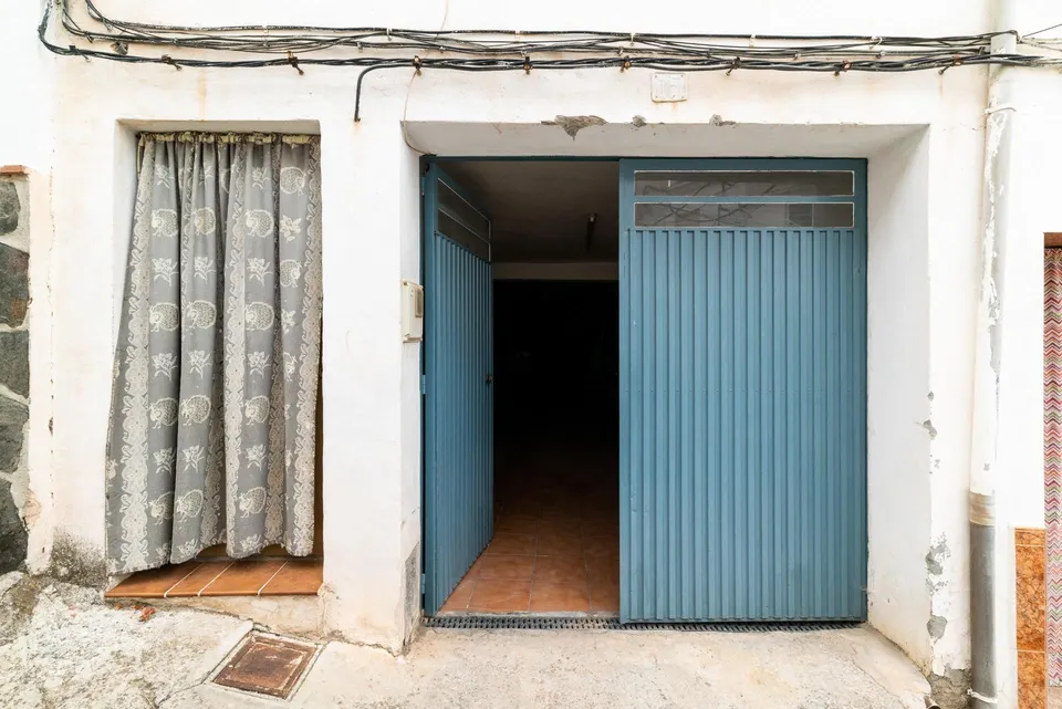 Casa reformada en Colomera lista para terminar a tu gusto