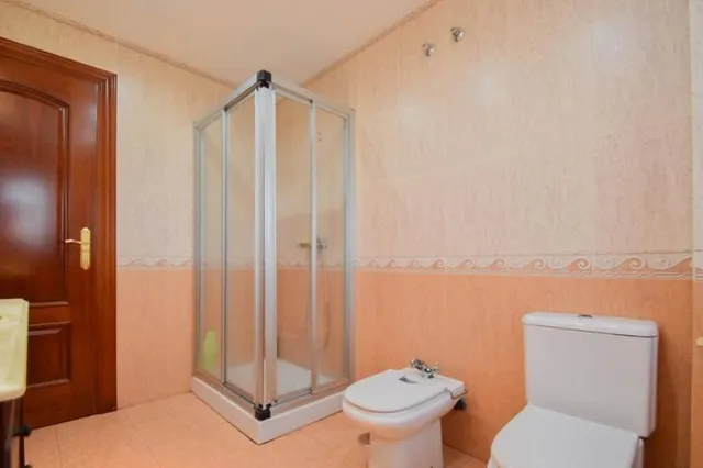 Chalet en venta en Maracena — 23