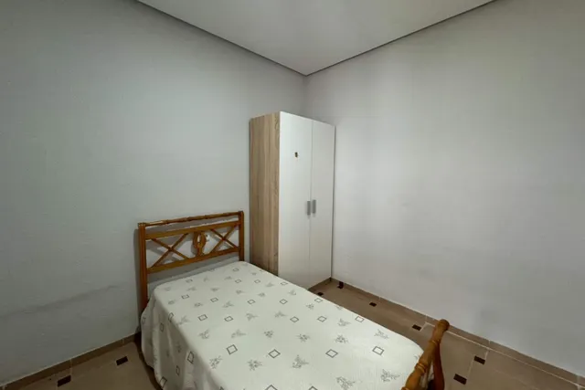 ALQUILER  habitaciones ESTUDIANTES CENTRO — 34