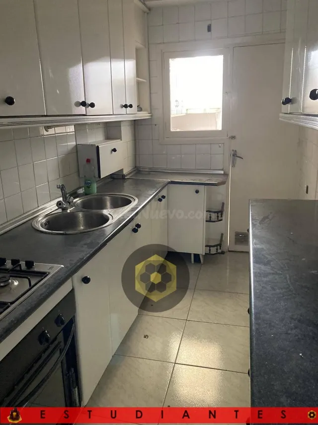 EST/ Piso amueblado para ESTUDIANTES con CUATRO dormitorios  - foto 5