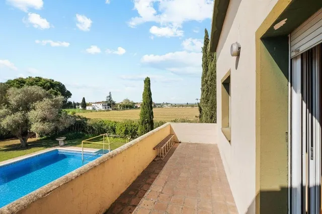 Villa con enorme jardín y piscina en pleno centro, a 5 minutos de la playa — 20