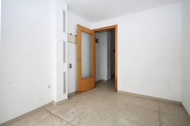 Bajo en esquina para convertir en vivienda o negocio en Alaquàs. con informe de arquitecto — 18