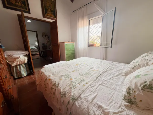 Acogedora casa de planta baja con jardín mediterráneo, patio soleado y gran garaje privado en Las Palas — 41