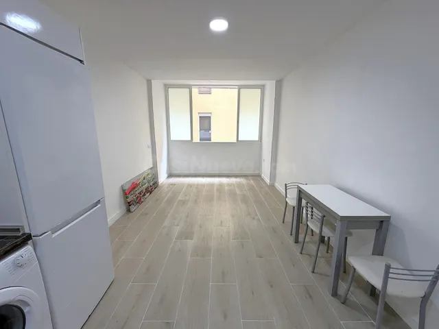Apartamento exterior totalmente reformado en Calle Doctor Mi - foto 4