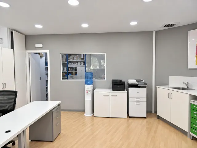 LOCAL COMERCIAL AMPLIO Y LUMINOSO EN VALLVIDRERA — 6