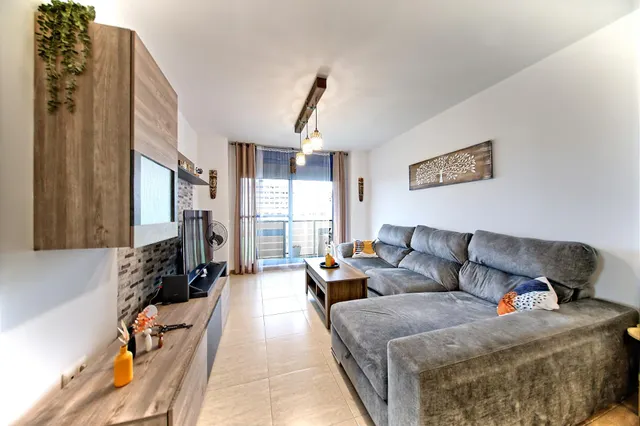 PISO CON VISTAS! TERRAZA INCREIBLE. 3 HB, PLAZA DE GARAJE y TRASTERO. — 10