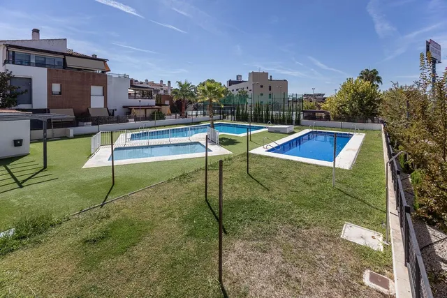 Piso con terraza en Albolote — 33