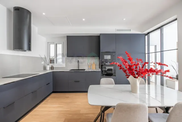 Exclusiva vivienda exterior en tercera planta — 4