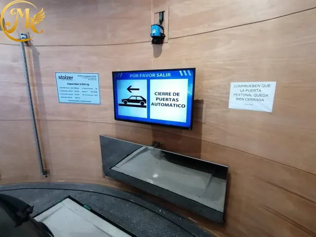 PLENO CENTRO, ZONA GUEVARA. APARCAMIENTO AUTOMÁTICO. — 13