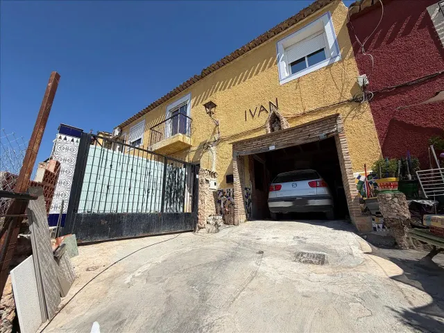 Casa 6 habitaciones 245m² en venta - Calasparra centro — 2