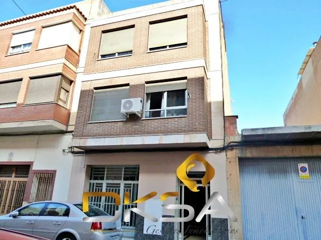160 m2, terraza, chimenea y estancias de las que ya cuesta encontrar — 23