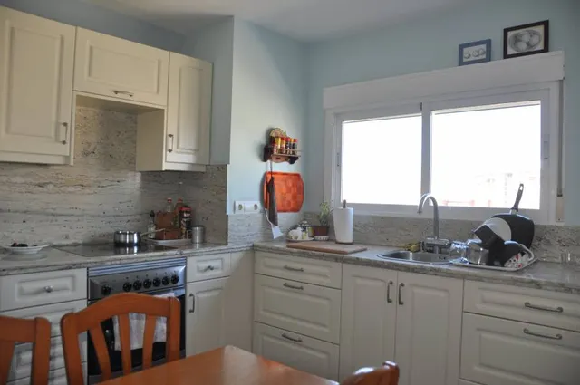 Bonita vivienda de 3 dorm. 2 baños para entrar a vivir, vistas despejadas. — 3