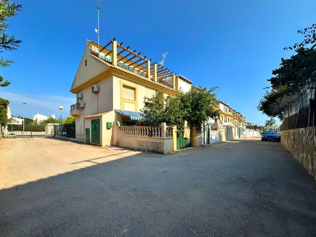 Casa 3 habitaciones 101m² en venta - Lomas de Cabo Roig — 48