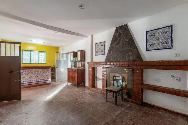 Cortijo con casa de 117 m2 y terreno de 2.312 m2 en Santa Fe — 4