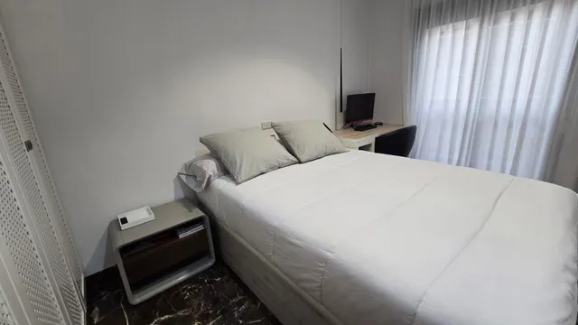 PISO DE LUJO EN ESQUINA TODO EXTERIOR CON GRAN SALON — 40