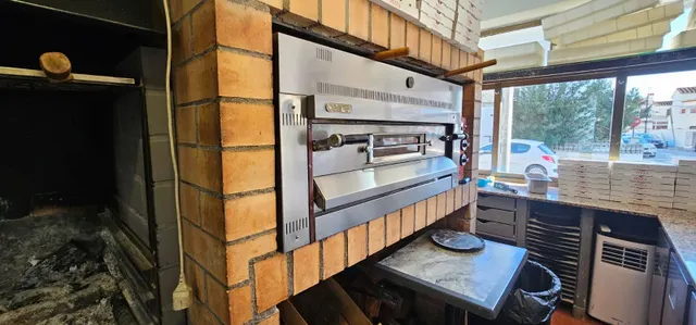 RESTAURANTE CON VIVIENDA SUPERIOR EN PLATJA DELS RIELLS — 6