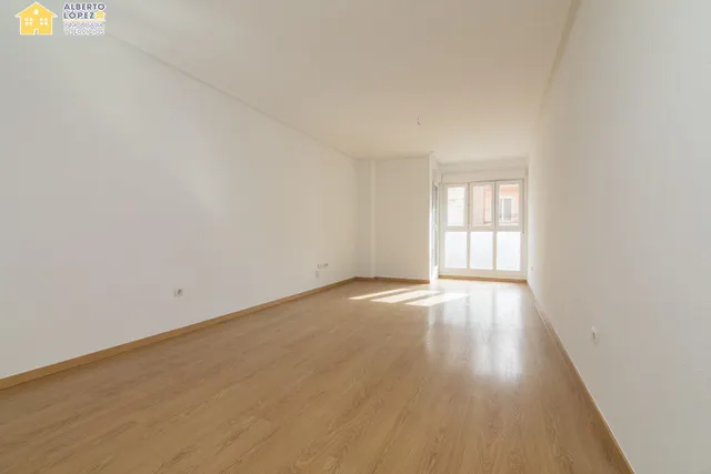 PISO DE 102 METROS CONSTRUIDOS  3 DORMITORIOS, 2 BAÑOS Y VESTIDOR EN EL ALTET — 5