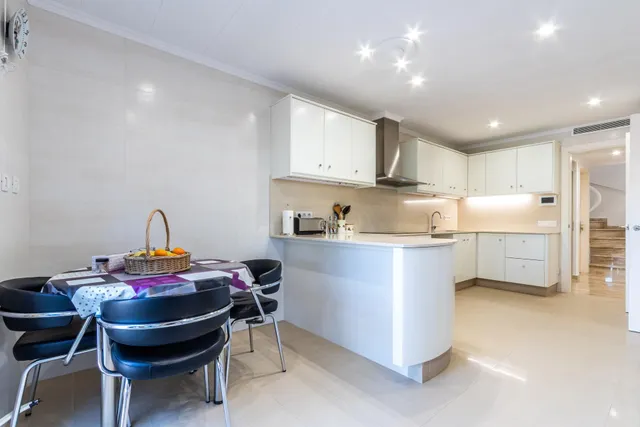 PRECIOSA CASA DE LUXE A LA ZONA DE L'ESGLÉSIA — 25