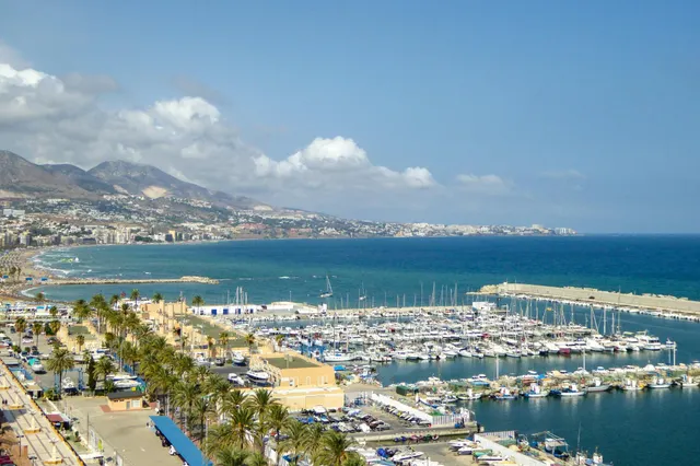 Fantásticas y modernas viviendas con vistas al mar o al parque en Fuengirola — 10