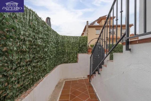 Encantadora Casa Reformada en Ogijares con Vistas y Espacios para Disfrutar — 44