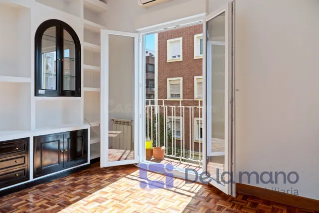 PISO EXTERIOR REFORMADO CON AIRE ACONDICIONADO
