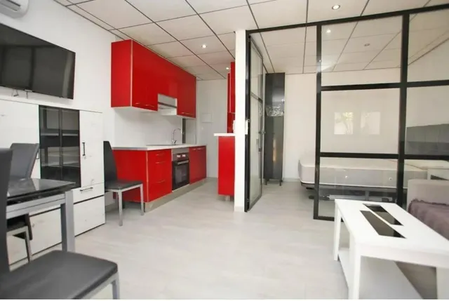 CHALET INDEPENDIENTE CON GRAN PARCELA, PISCINA PRIVADA Y VIVIENDA DE INVITADOS EN UNA DE LAS MEJORES ZONAS DE TORREVIEJA — 11