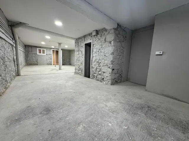 PISO REFORMADO CON GARAJE EN MANRESA — 23