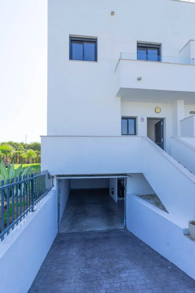 Chalet pareado con garaje, piscina y jardin — 41