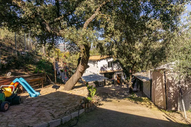 ESPECTACULAR CASA CON TERRENO EN LA SIERRA SUR — 36