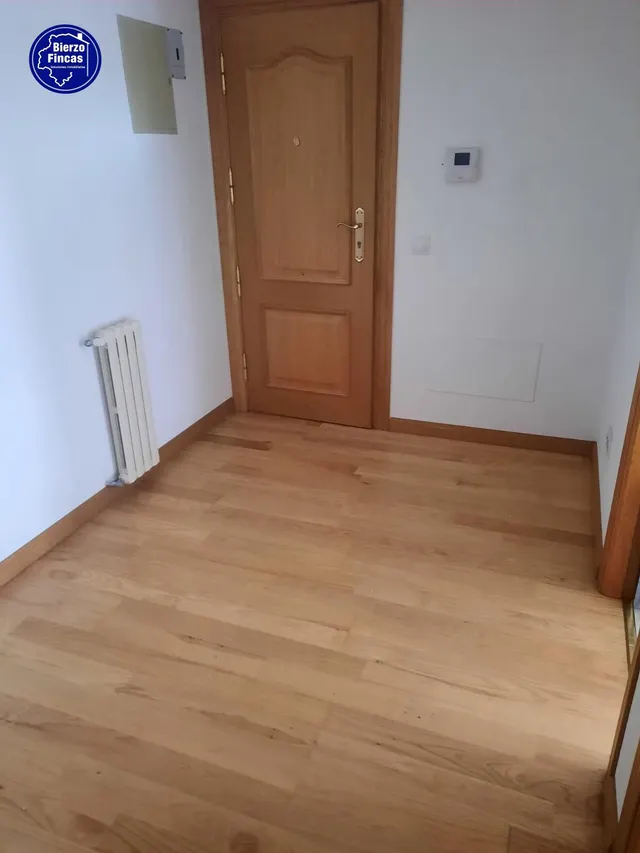 **se vende vivienda en san antonio, Ponferrada** — 10
