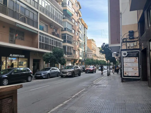 plaza de aparcamiento en alquiler sita en calle victoria — 11