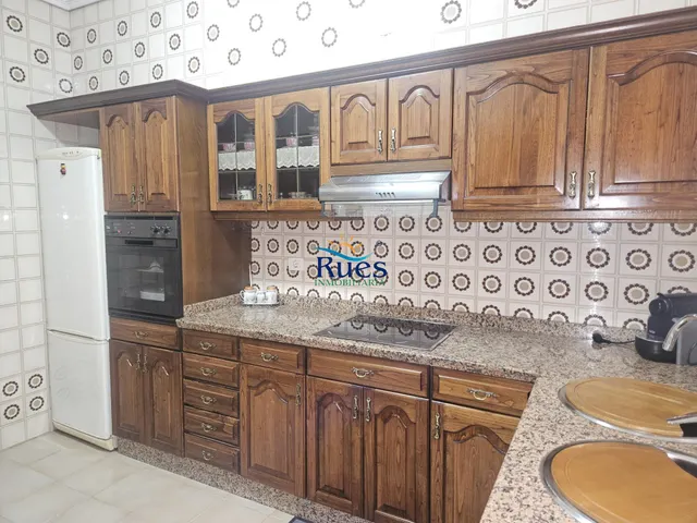CASA EN BUEN ESTADO CENTRICA, EN CASTELLON DE LA PLANA — 10