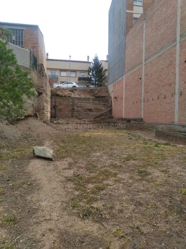 A Sant Salvador , zona poble, venem terreny per contruir la 