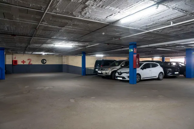 Parking 10m² en alquiler - Eixample — 17