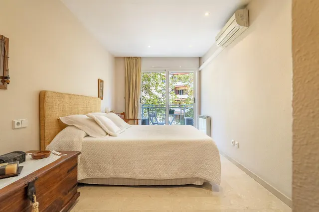 Piso con piscina zona alta de Reus — 8